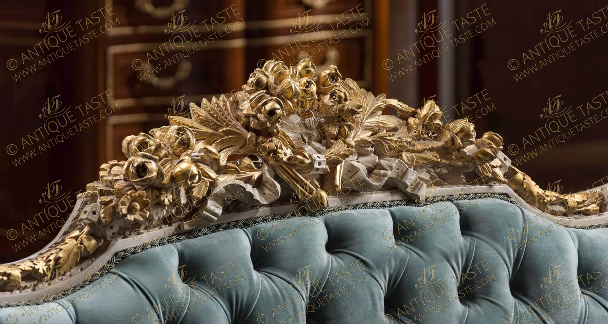 French Louis XVI Style Hand Carved Gold Giltwood Sofa, Settee or